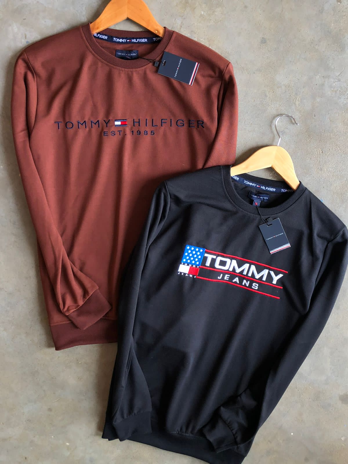TOMMY SWEATSHIRT-42 PCS