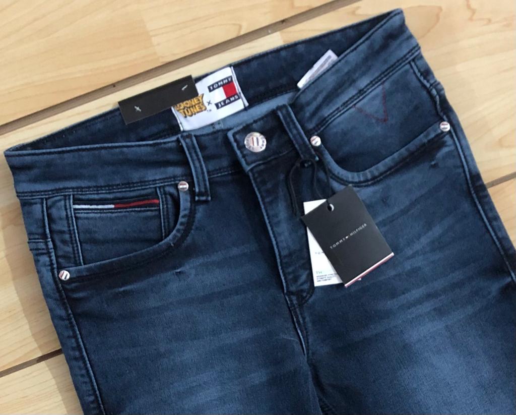 TOMMY HILFIGER JEANS -70 PCS