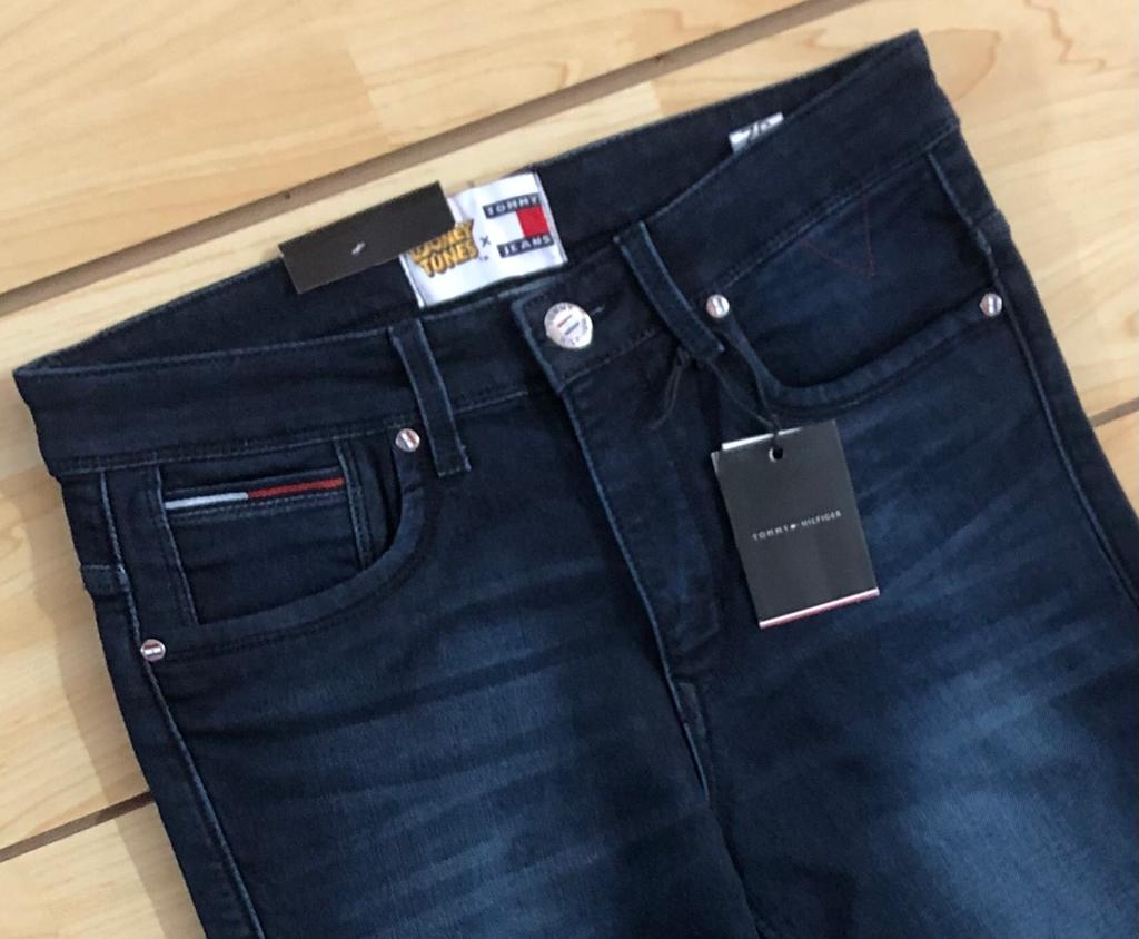 TOMMY HILFIGER JEANS -70 PCS