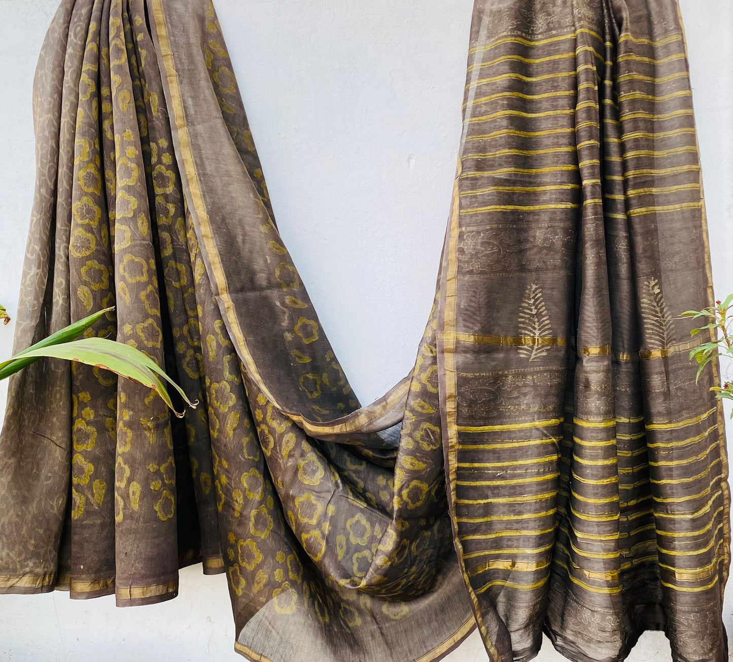 CHANDERI SAREE WITH AJRAKH AND BAGRU PRINT-24PCS