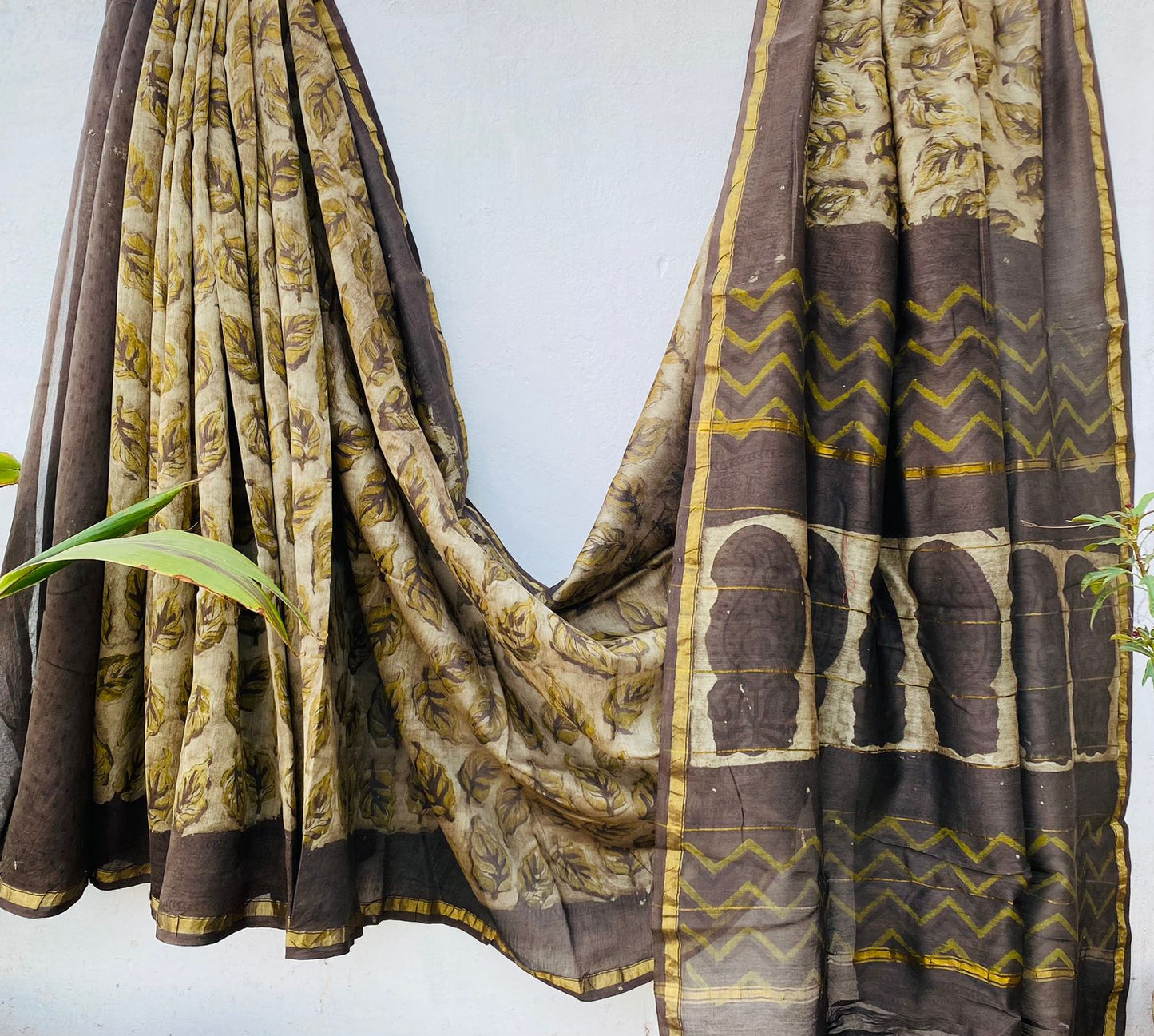 CHANDERI SAREE WITH AJRAKH AND BAGRU PRINT-24PCS