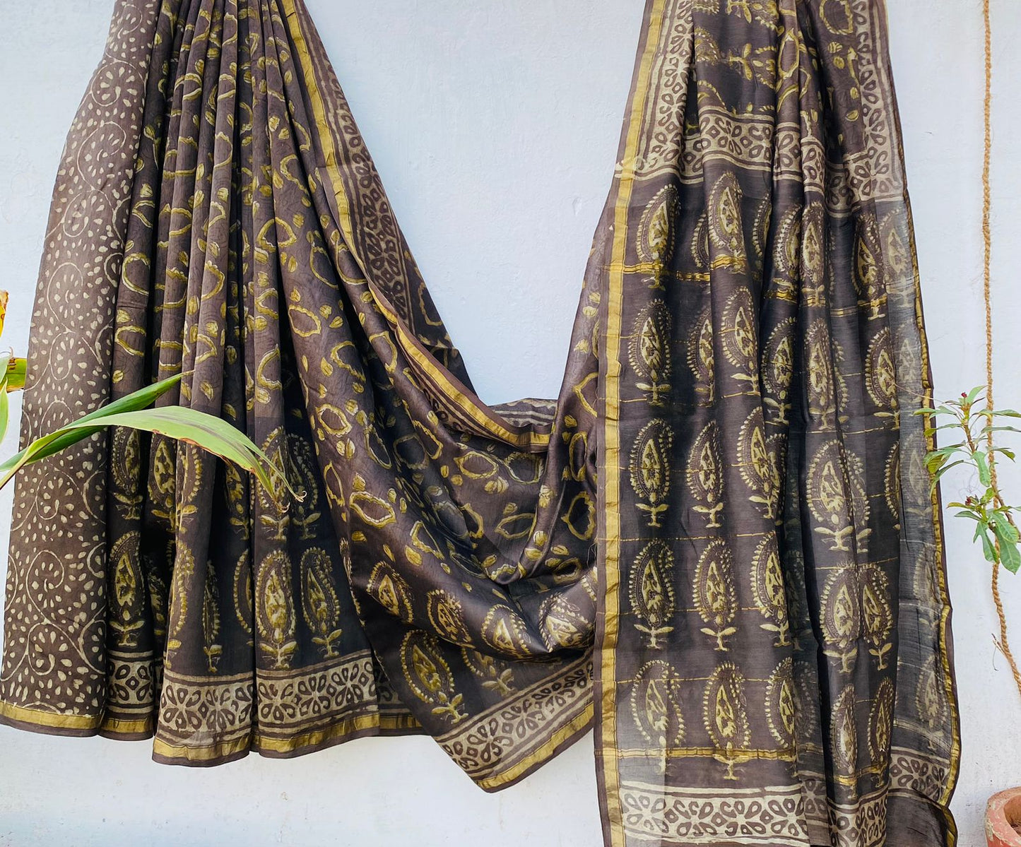 CHANDERI SAREE WITH AJRAKH AND BAGRU PRINT-24PCS
