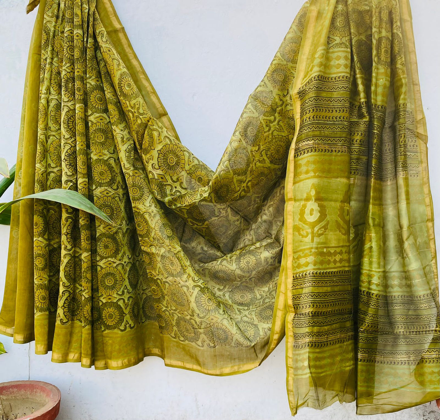CHANDERI SAREE WITH AJRAKH AND BAGRU PRINT-24PCS