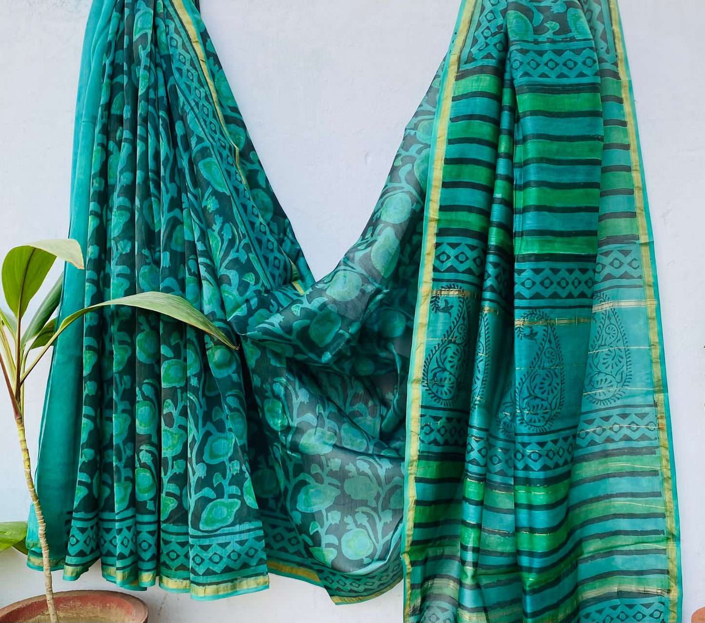 CHANDERI SAREE WITH AJRAKH AND BAGRU PRINT-24PCS