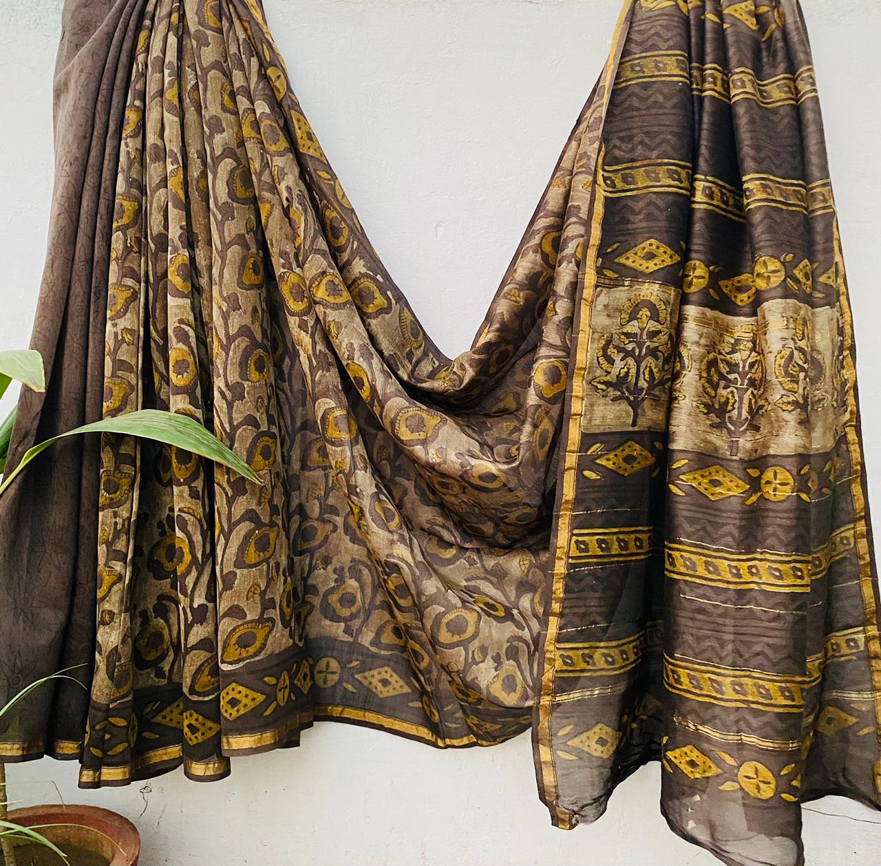 CHANDERI SAREE WITH AJRAKH AND BAGRU PRINT-24PCS