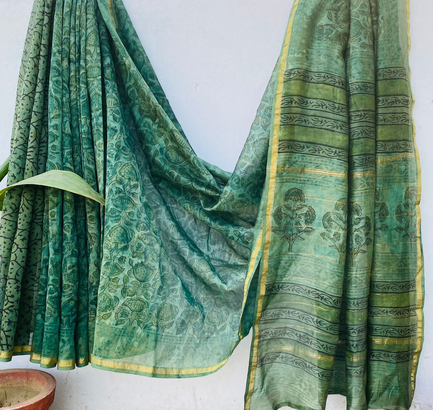 CHANDERI SAREE WITH AJRAKH AND BAGRU PRINT-24PCS