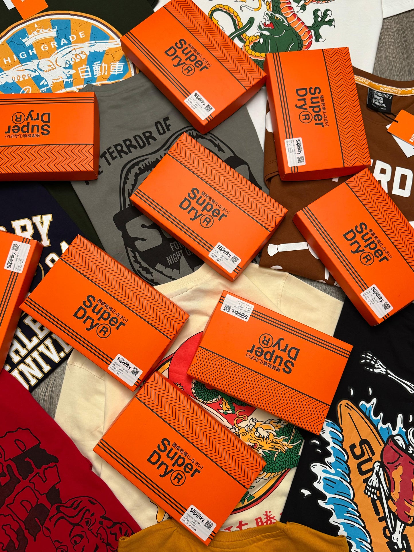 SUPERDRY CREW NACK TSHIRT WITH GIFTED BOX -41 PCS SET