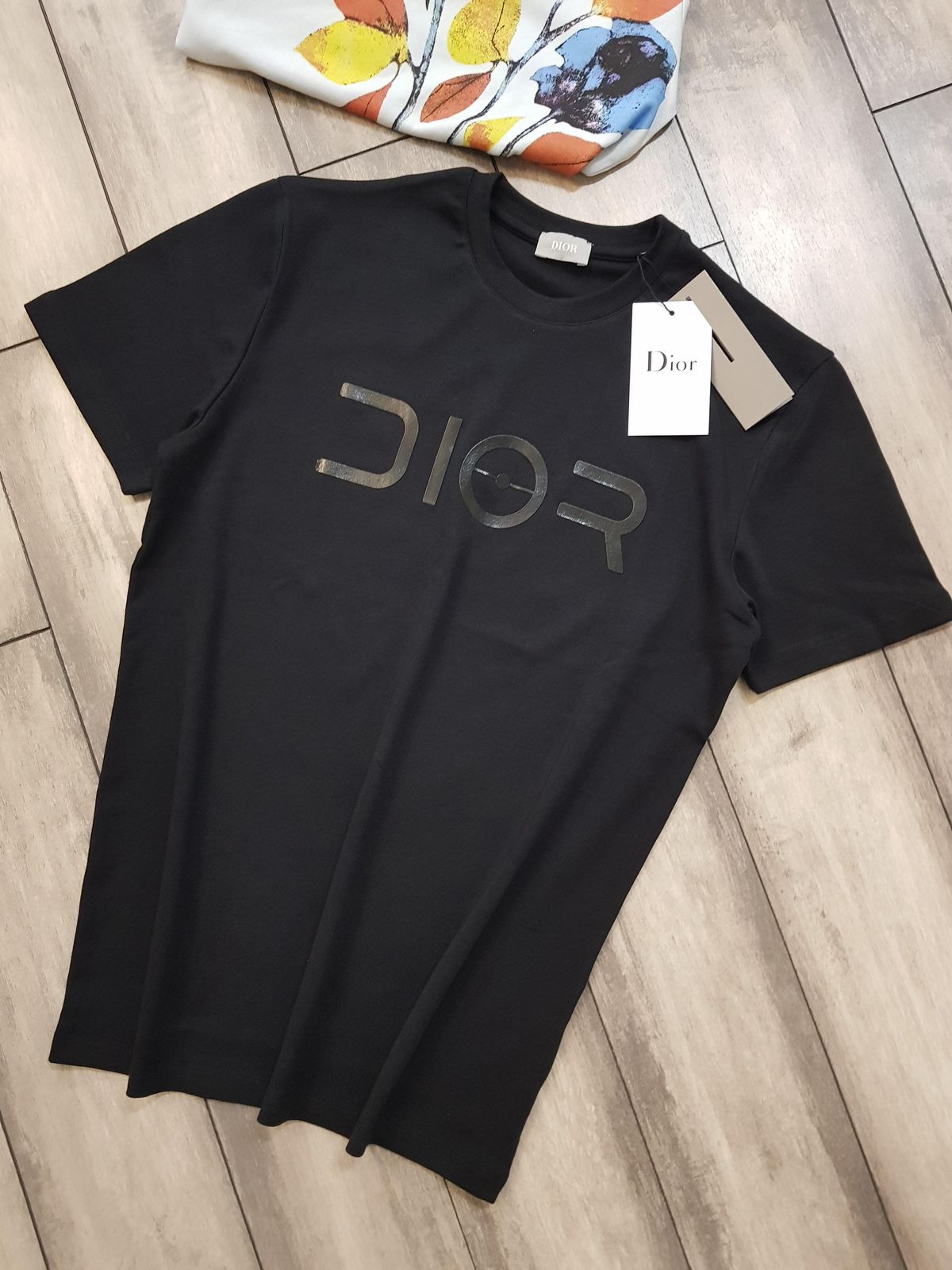DIOR ROUND NACK TSHIRT -68 PCS