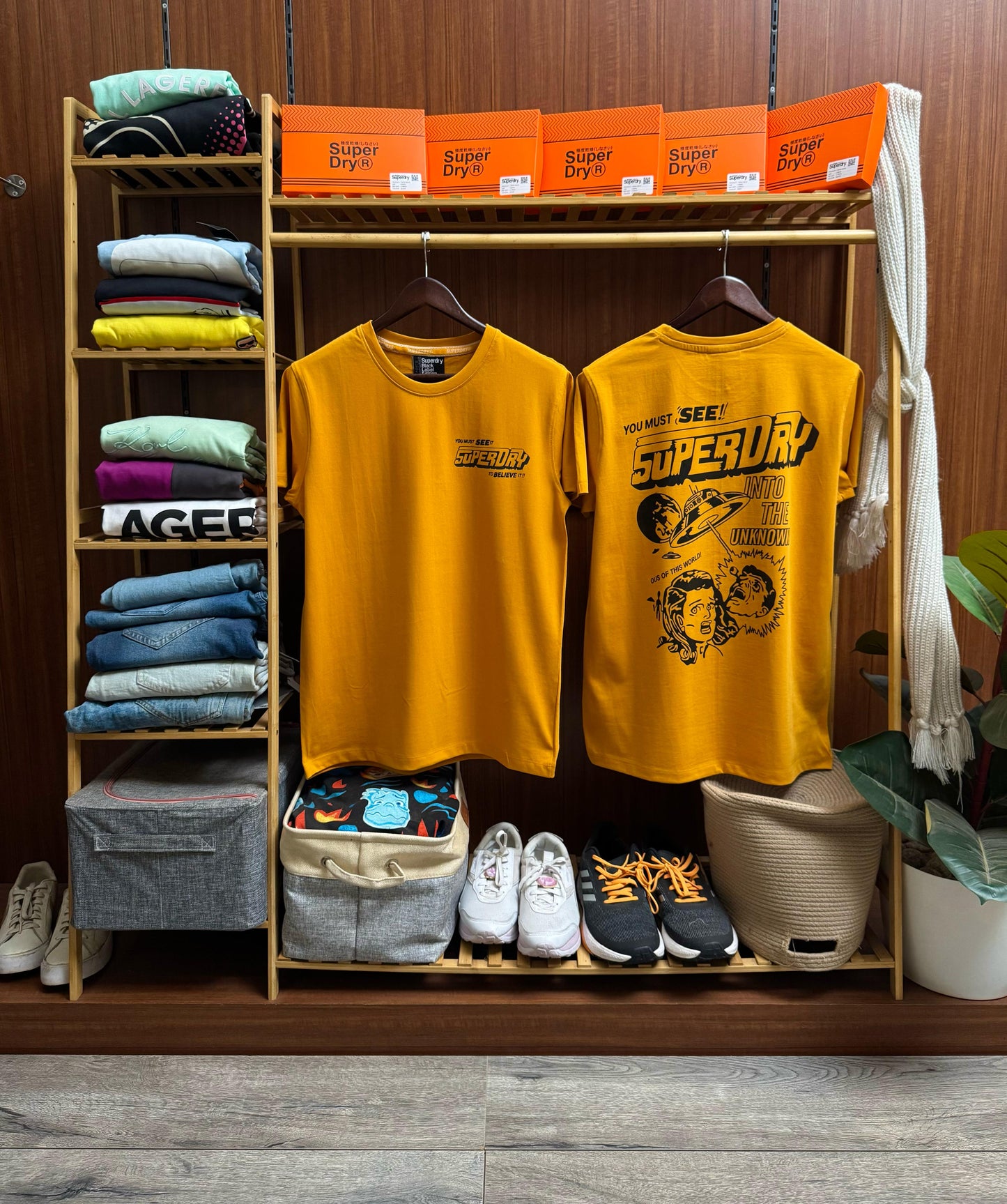SUPERDRY CREW NACK TSHIRT WITH GIFTED BOX -41 PCS SET