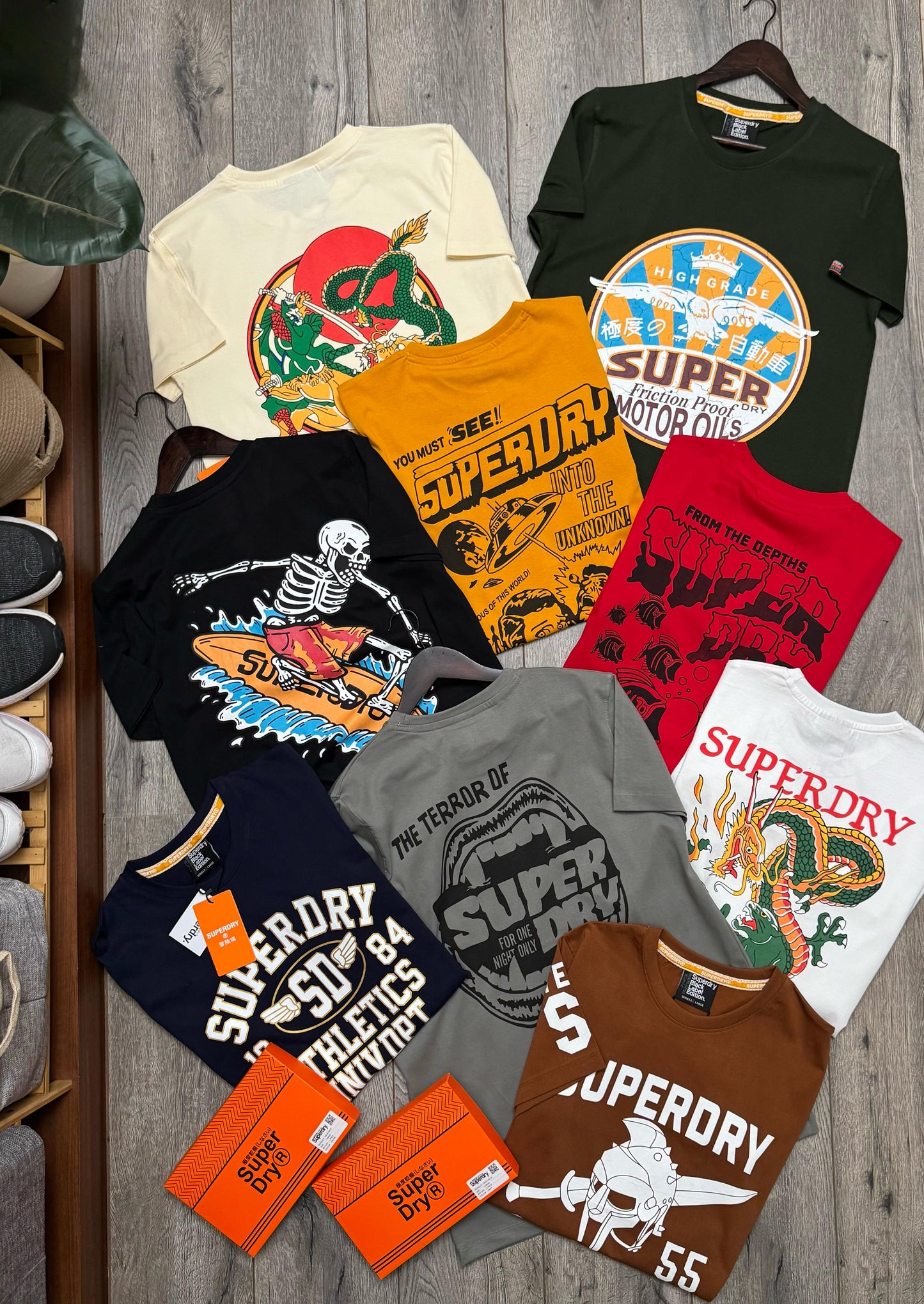SUPERDRY CREW NACK TSHIRT WITH GIFTED BOX -41 PCS SET