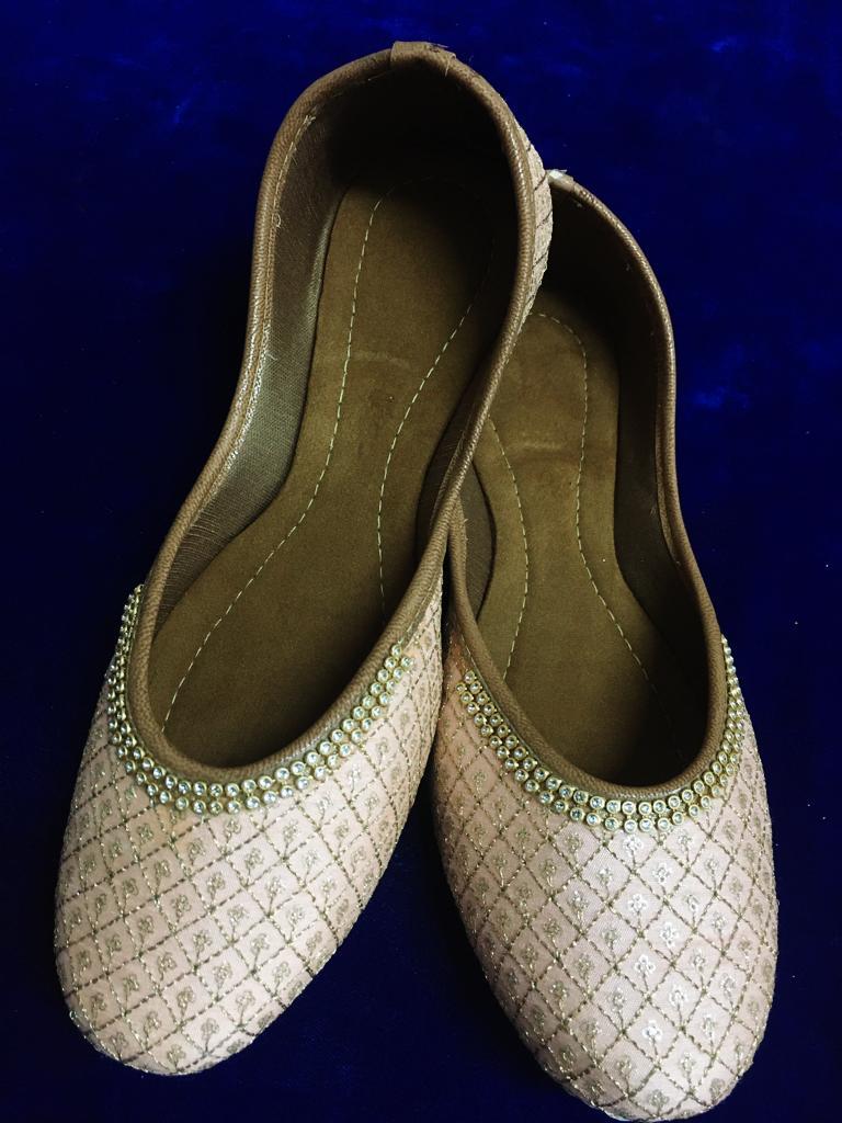 LEADIES WEDDING WEAR JUTTI-84 PAIR SET