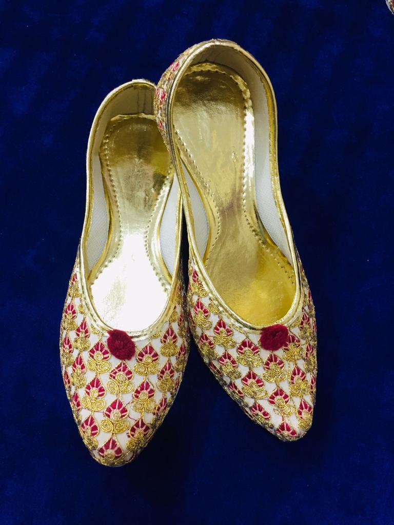 LEADIES WEDDING WEAR JUTTI-84 PAIR SET