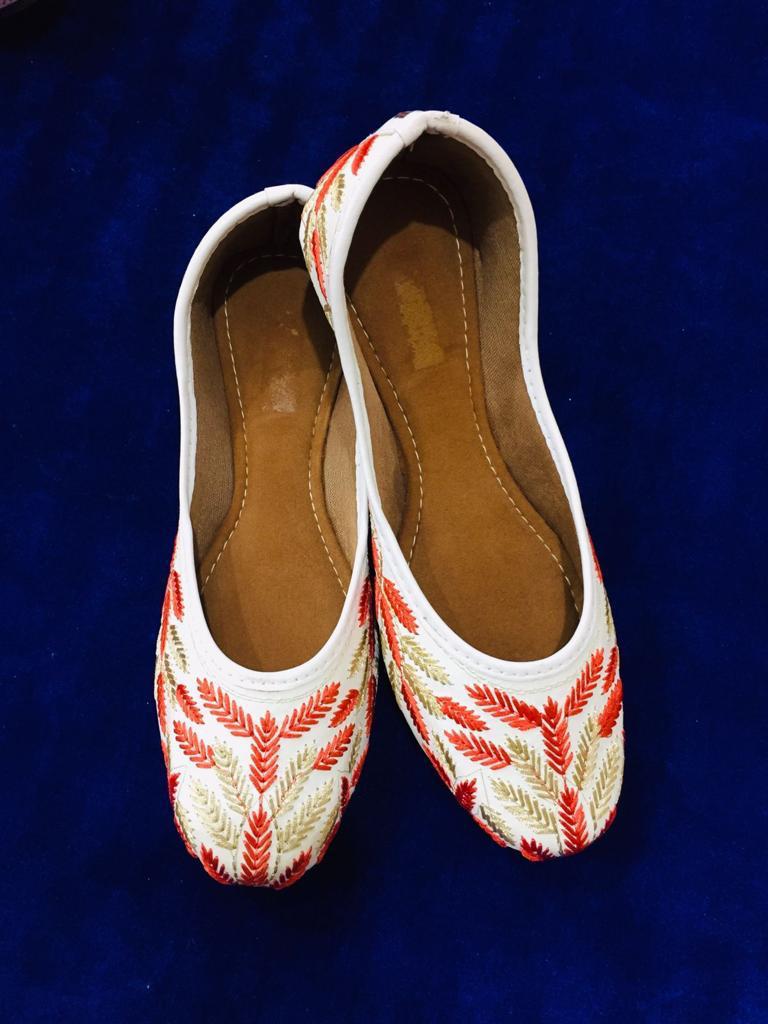 LEADIES WEDDING WEAR JUTTI-84 PAIR SET