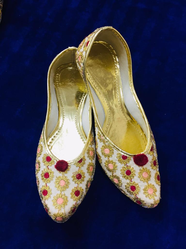 LEADIES WEDDING WEAR JUTTI-84 PAIR SET