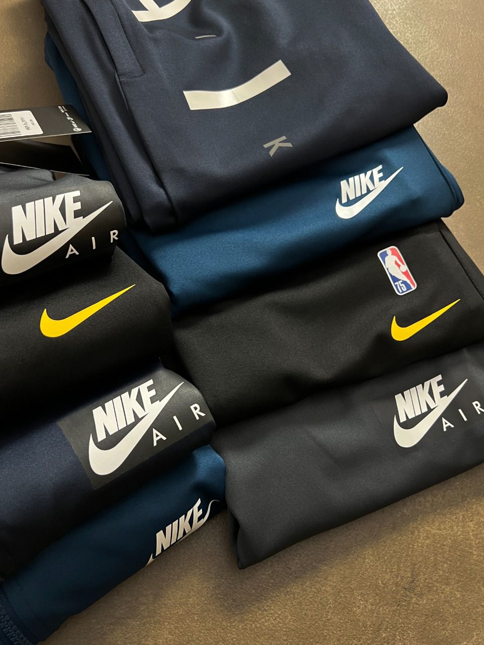 NIKE*
*ULTRA PREMIUM TRACK SUIT * -20PCS