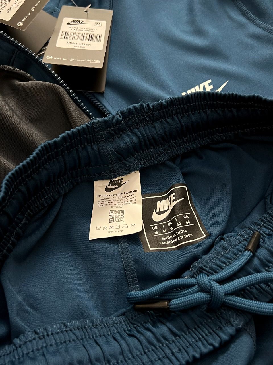 NIKE*
*ULTRA PREMIUM TRACK SUIT * -20PCS
