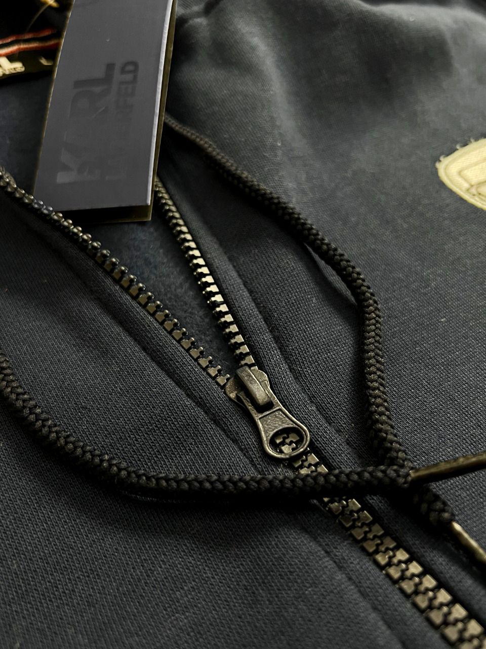 KARL LAGERFELD ZIPPER HOOD-40PCS