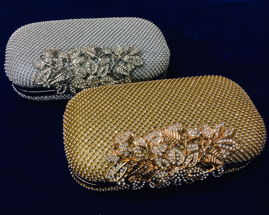 LEADIES CLUTCH BOX -48PCS