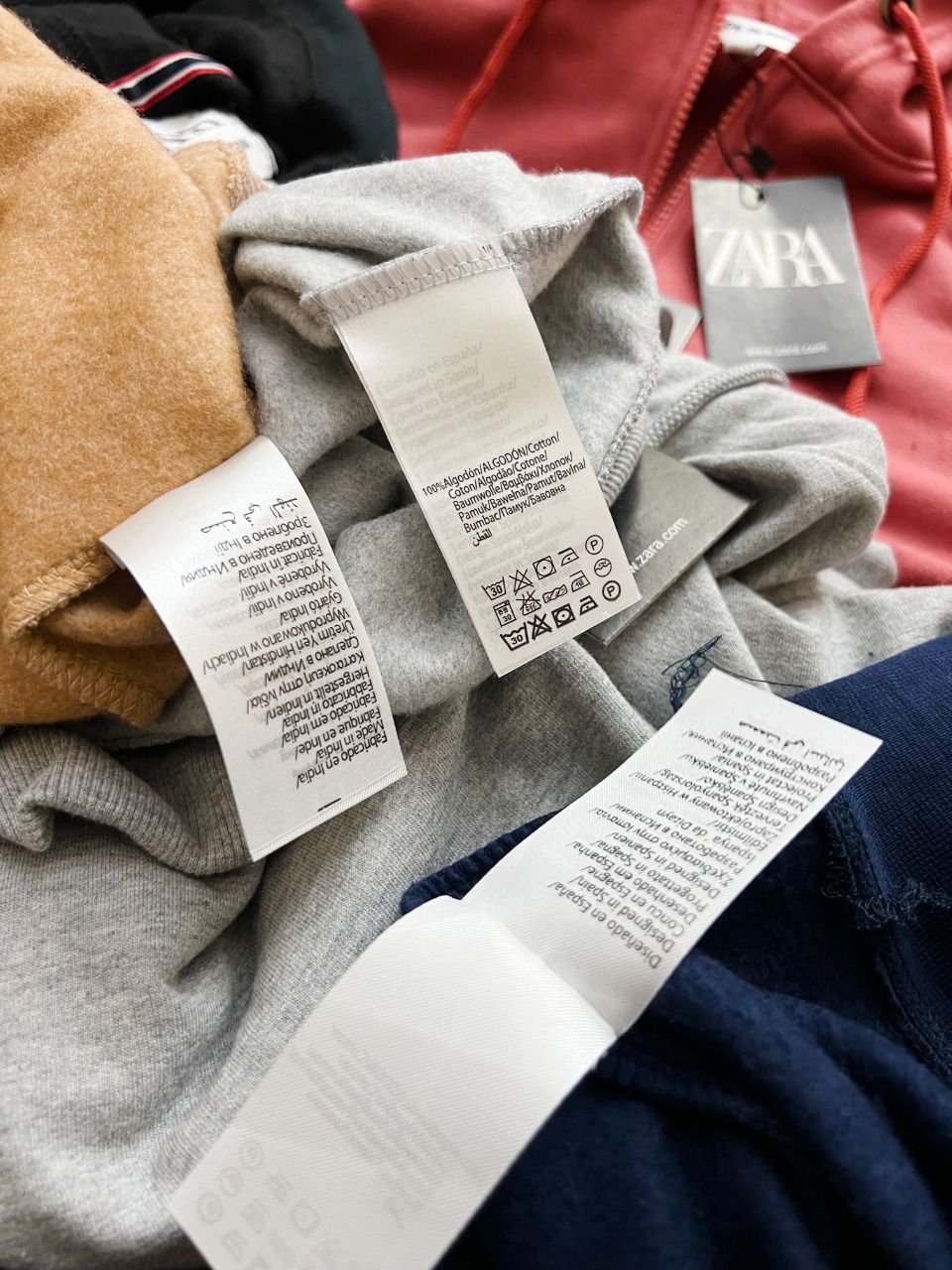 ZARA ZIPPER HOODIE-34 PCS