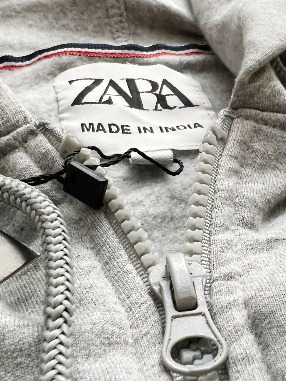ZARA ZIPPER HOODIE-34 PCS