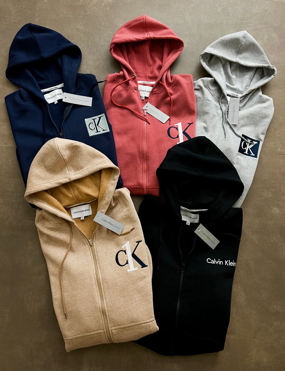 CALVIN KLEIN
ZIPPER HOODIES-34PCS