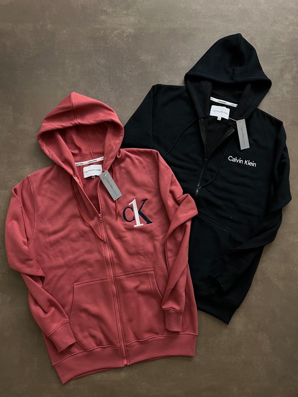 CALVIN KLEIN
ZIPPER HOODIES-34PCS