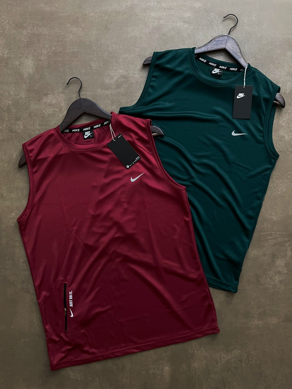 NIKE SLEEVELESS DOT KNIT