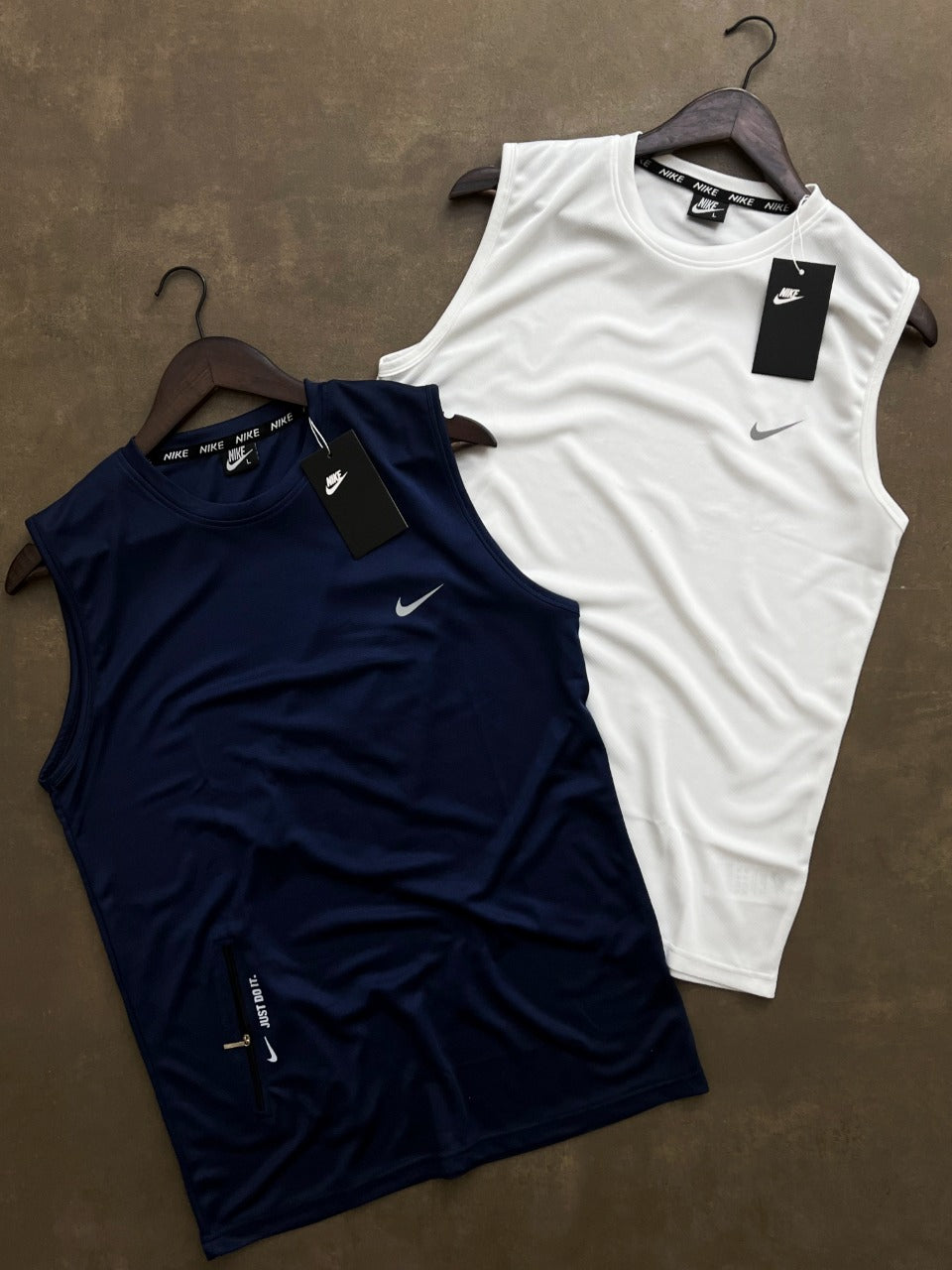 NIKE SLEEVELESS DOT KNIT