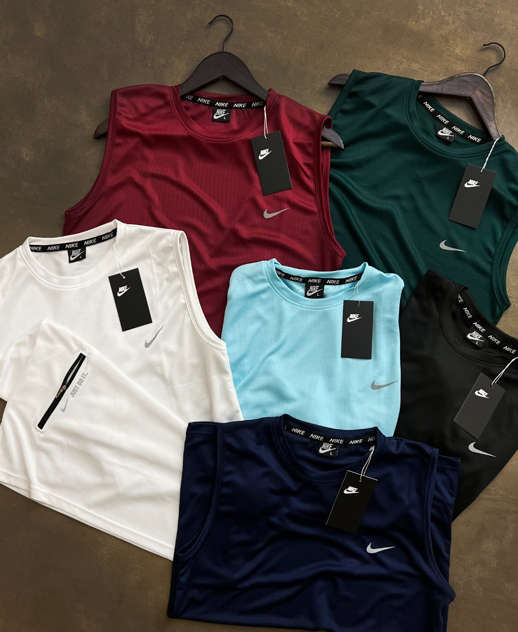 NIKE SLEEVELESS DOT KNIT
