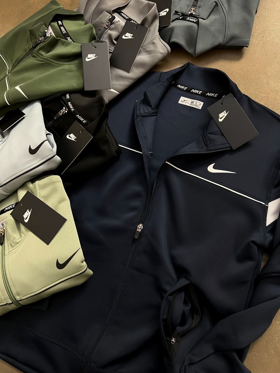 NIKE WINDCHEATER /AIR BREAKER -25PCS