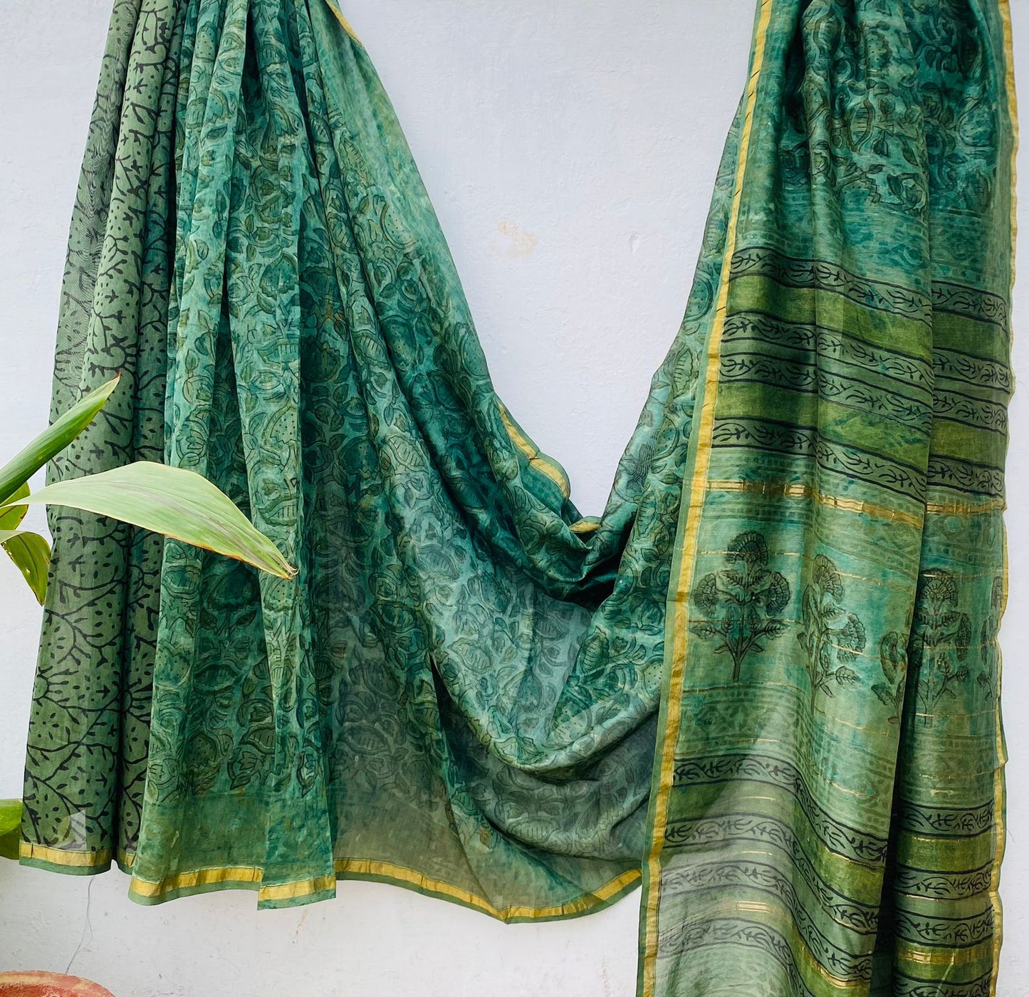 CHANDERI SAREE WITH AJRAKH AND BAGRU PRINT-24PCS